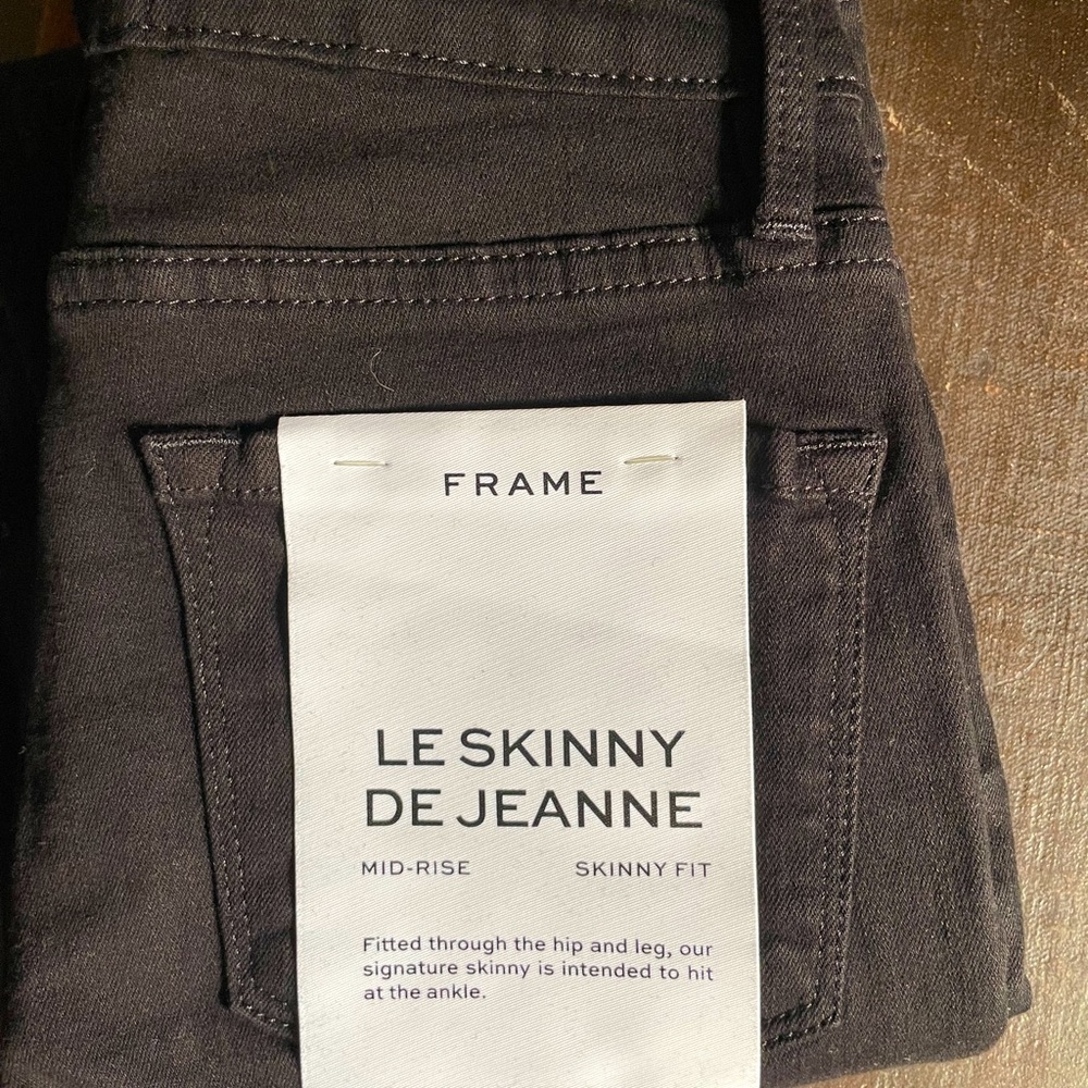 Frame Le Color Skinny Denim Jeans, Film Noir, size 24. Mid-rise. Never worn.